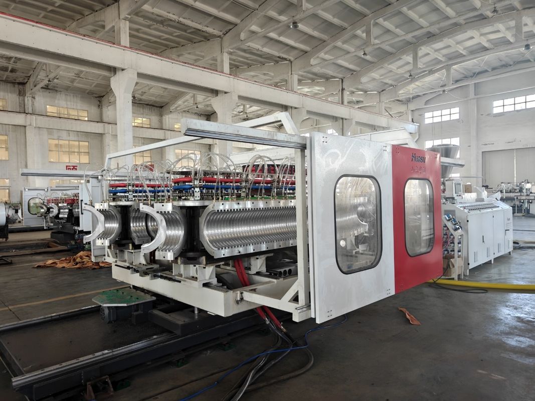 Plastic PE PP PVC-buis-extruderingslijn met conische tweeschroef-extruder en gerecycleerde watertemperatuurregeling