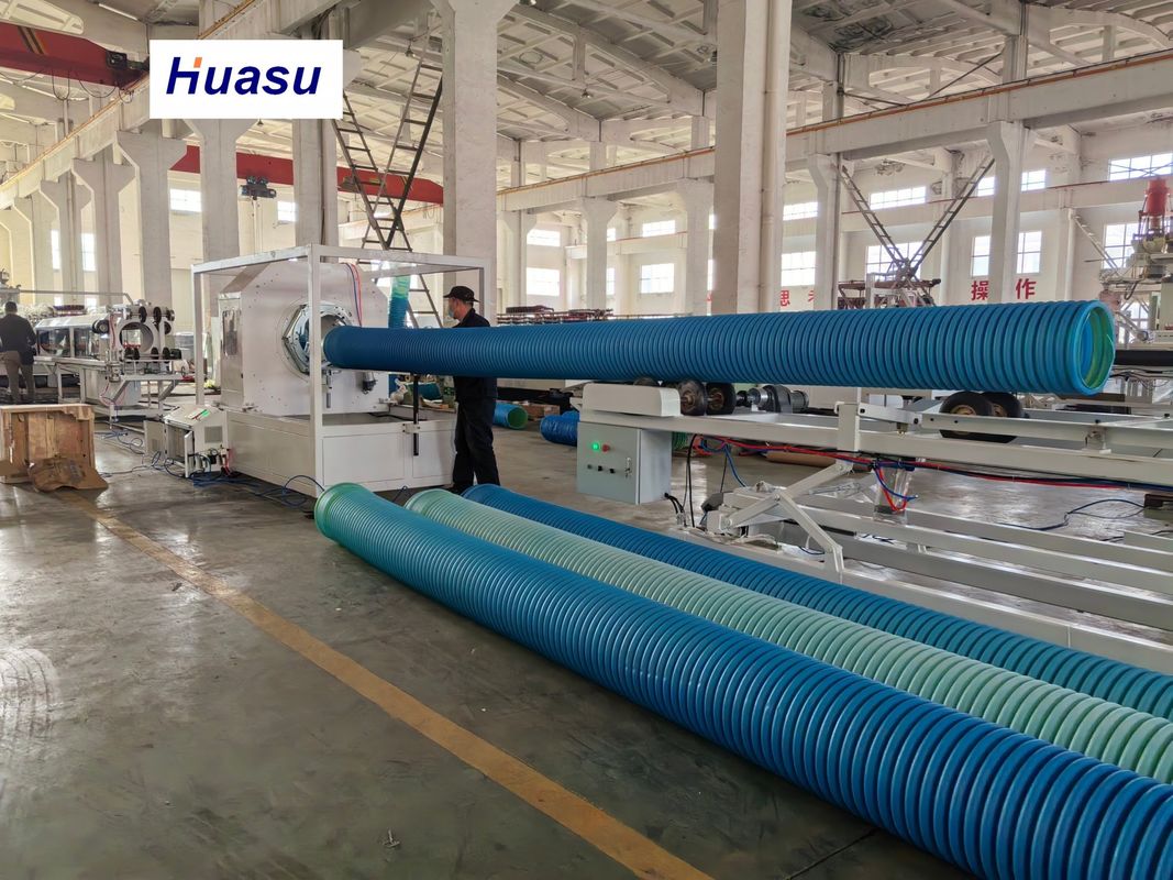 Automatische PVC golfpijp productielijn met 32-1600mm pijpdiameter, 60-2000kg/u capaciteit en Siemens PLC-systeem