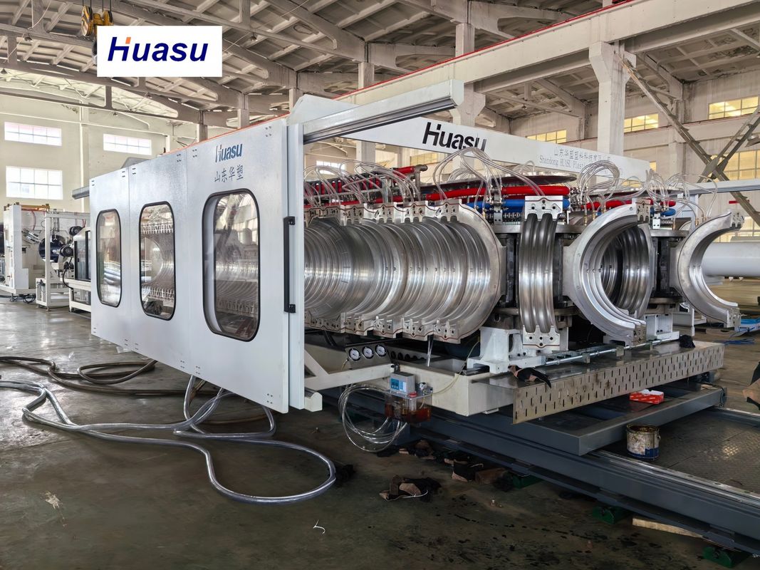 Automatische PVC golfpijp productielijn met 32-1600mm pijpdiameter, 60-2000kg/u capaciteit en Siemens PLC-systeem