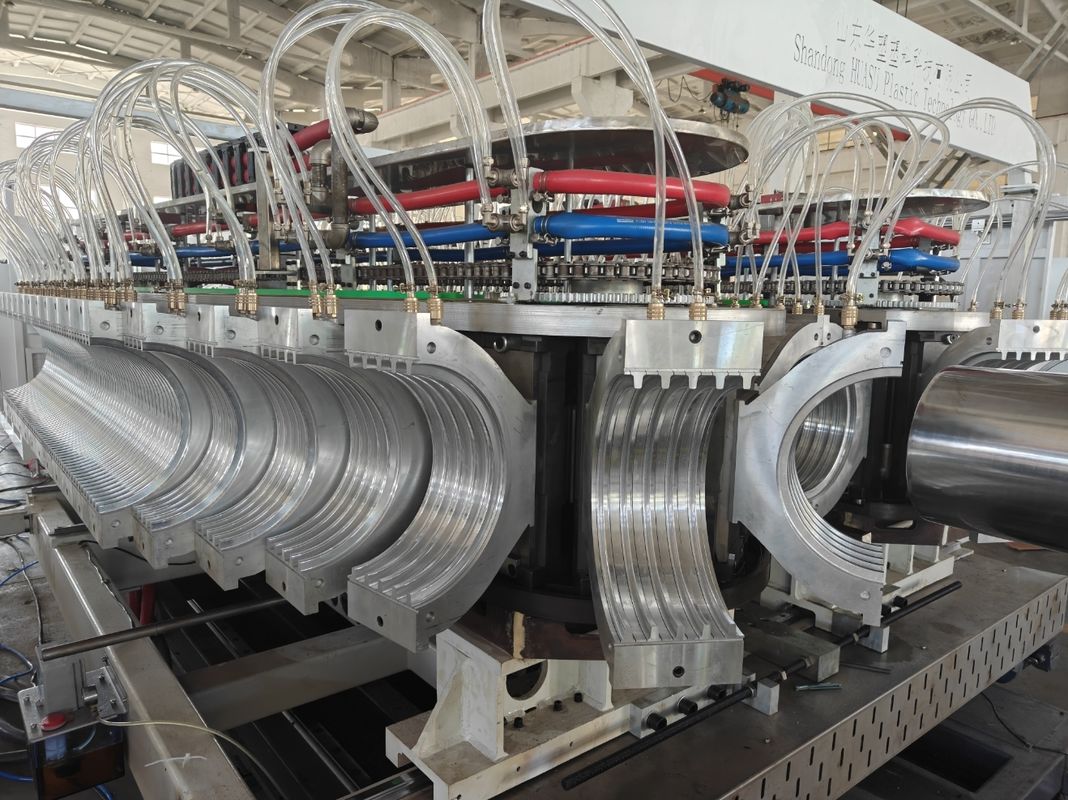 Productielijn voor golfmatige dubbelstrengsplastiekbuis extruder Hoog rendement