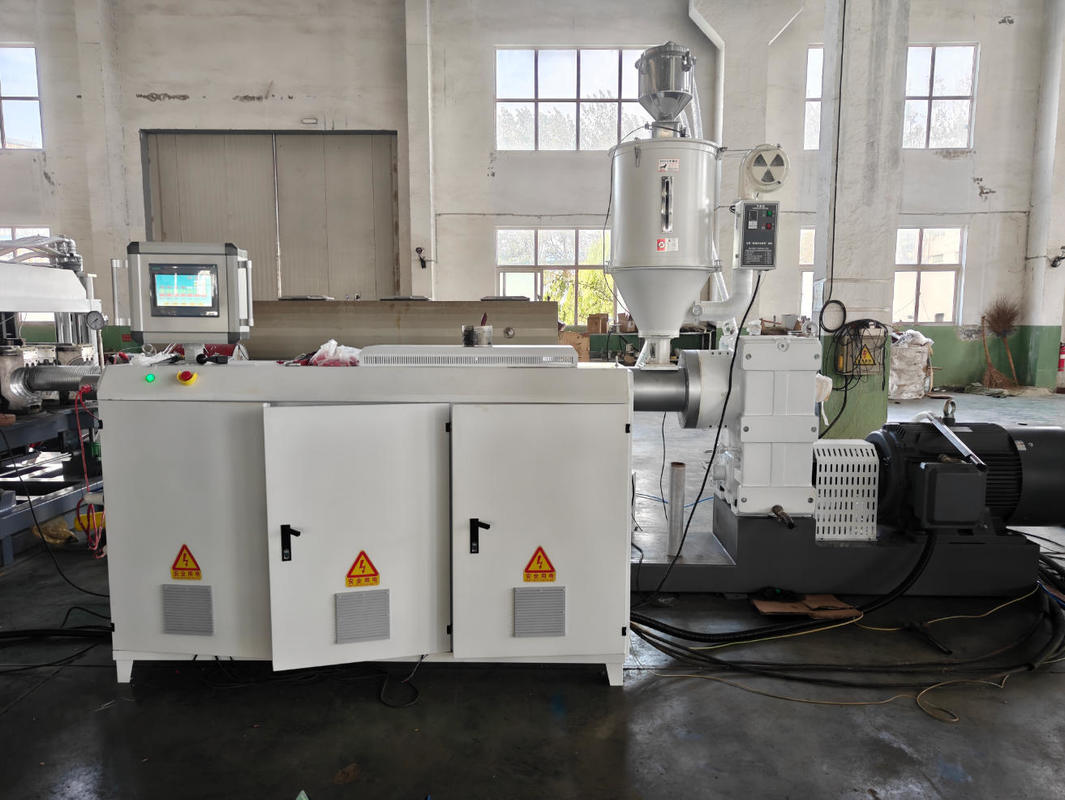 Enkele Wand Golfpijp Extrusielijn met 220-440V Spanning, 15m/min Max. Output Snelheid en 75-250mm Specificatie