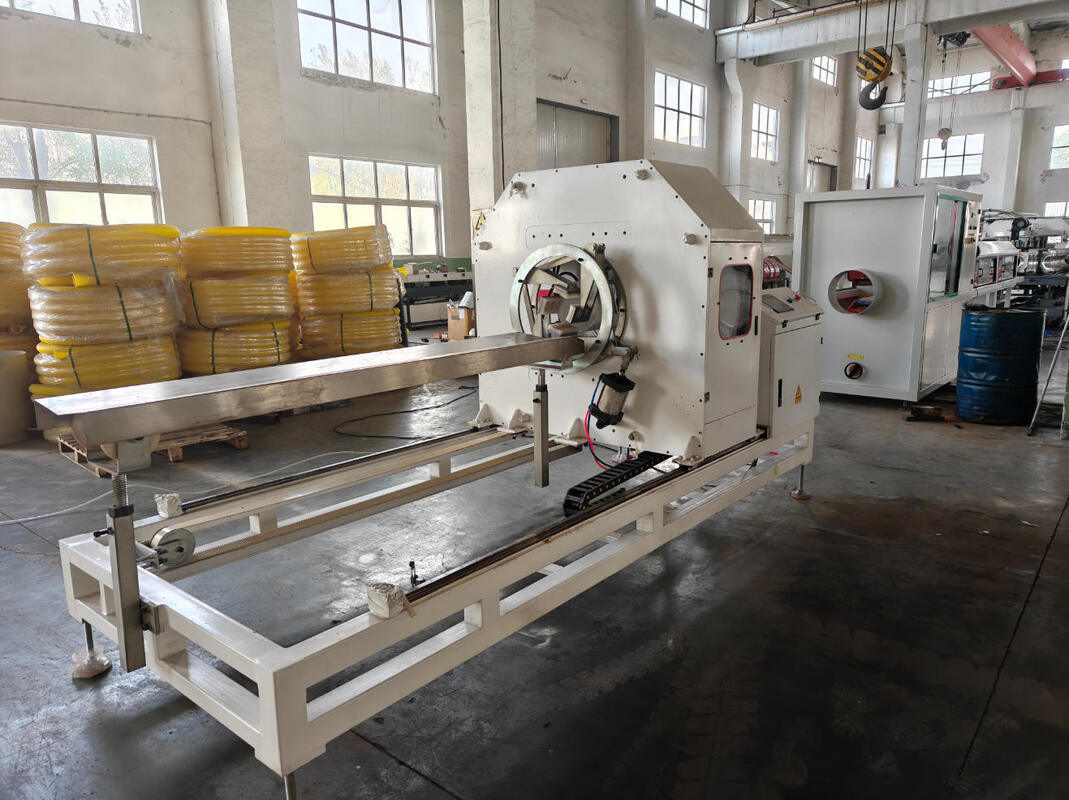 Dubbelwandgewalste pijplextrusielijn met hoge hardheid van de loop schroef HV>740 en 20CrMnTi versnellingsmateriaal in verticale of horizontale configuratie