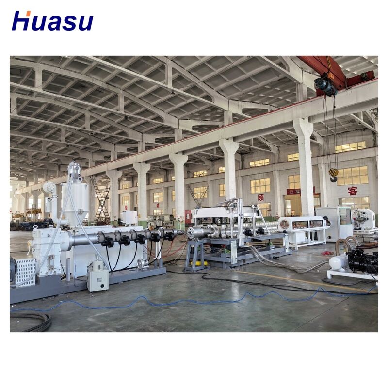 32mm-1600mm Pijpdiameter Bereik Kabelbeschermingsbuis Extrusielijn met PLC-besturing Touchscreen Interface en Nitreerbehandeling Schroef