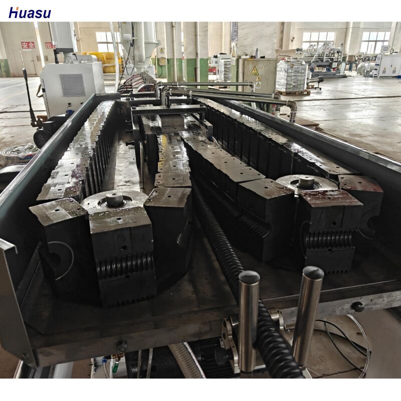 Enkellaags golfpijp extrusielijn met cilinder nitreerdiepte van 0,4 tot 0,7 mm, totaal vermogen 25 tot 50, en PLC-besturing voor pijpproductie