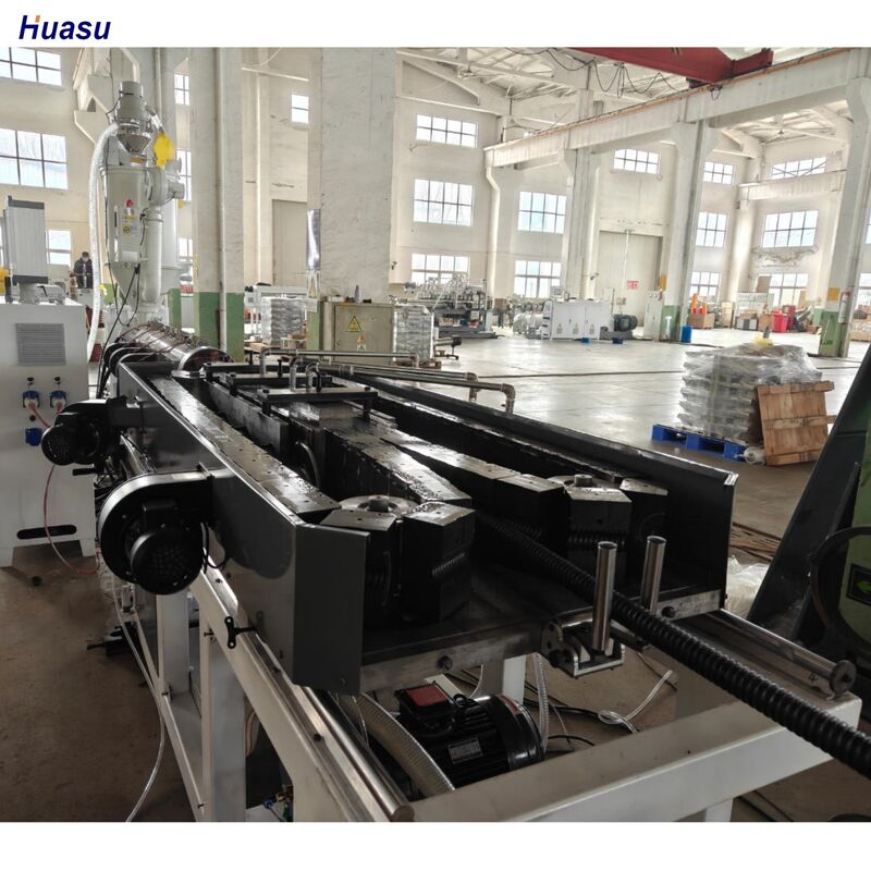 Eénwandsgolfbuis-extrusielijn met PLC-besturing 37kw motorvermogen en 1 jaar garantie