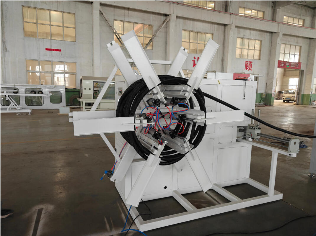 PLC-besturing Eénwandsgolfbuis-extrusielinea met 37kw motorvermogen en tonnitridiepte 0,4 ∼0,7 mm