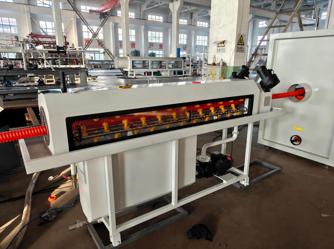 Siemens Elektrische Dubbelwandige Golfpijp Extrusielijn met Waterkoeling en 100kg/u - 2000kg/u Productiecapaciteit