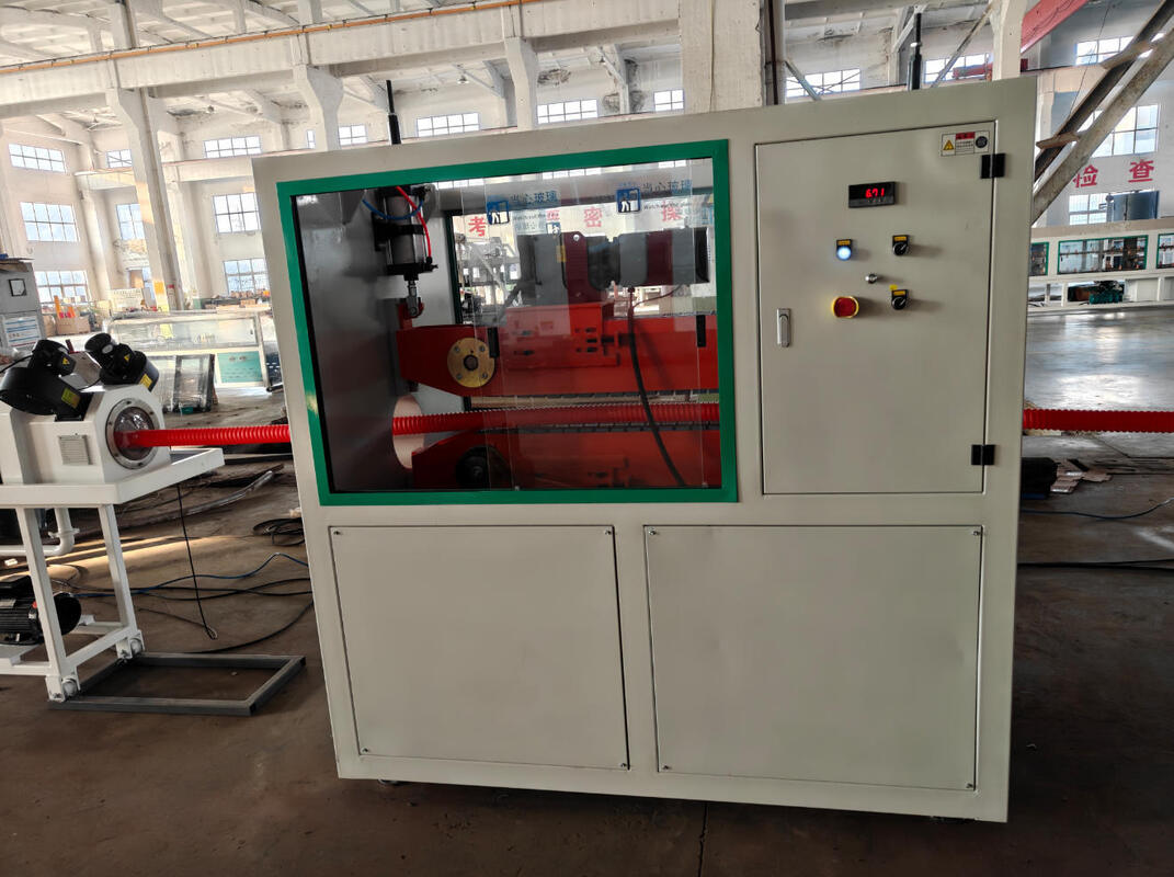 Siemens Main Motor Single Wall Corrugated Pipe Extrusion Line met PLC-besturingssysteem en waterkoeling