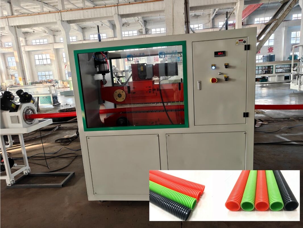 Enkelwandige gegolfde pijp extrusielijn met Siemens Schneider hoofd-elektra PLC afstandsbediening en 38CrMoAlA cilindermateriaal