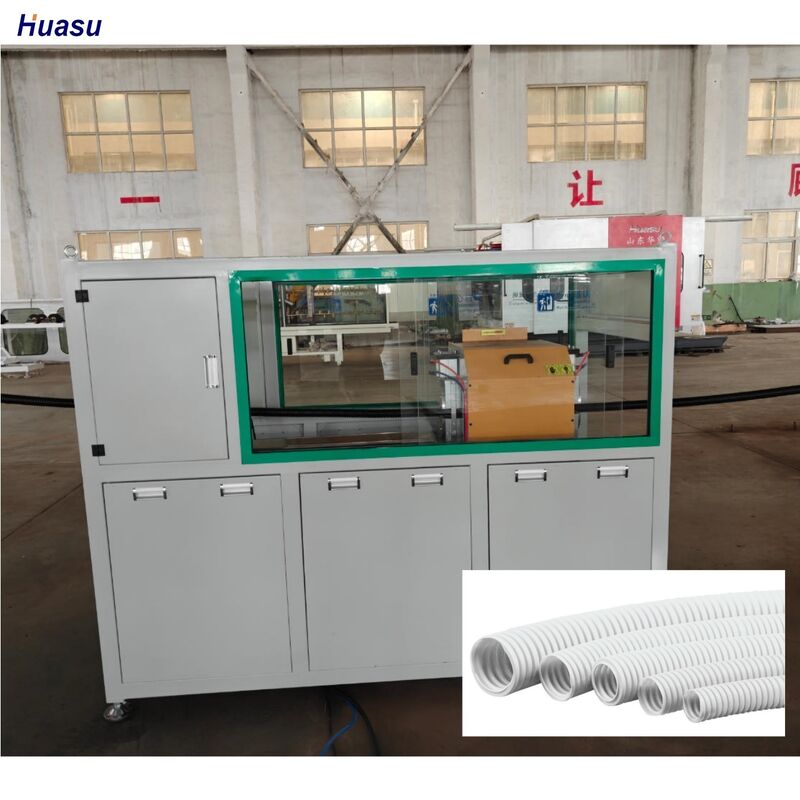 Siemens Schneider Main Electrical Corrugated Pipe Extrusion Line Extruding Machine ontworpen voor het productieproces van buizen