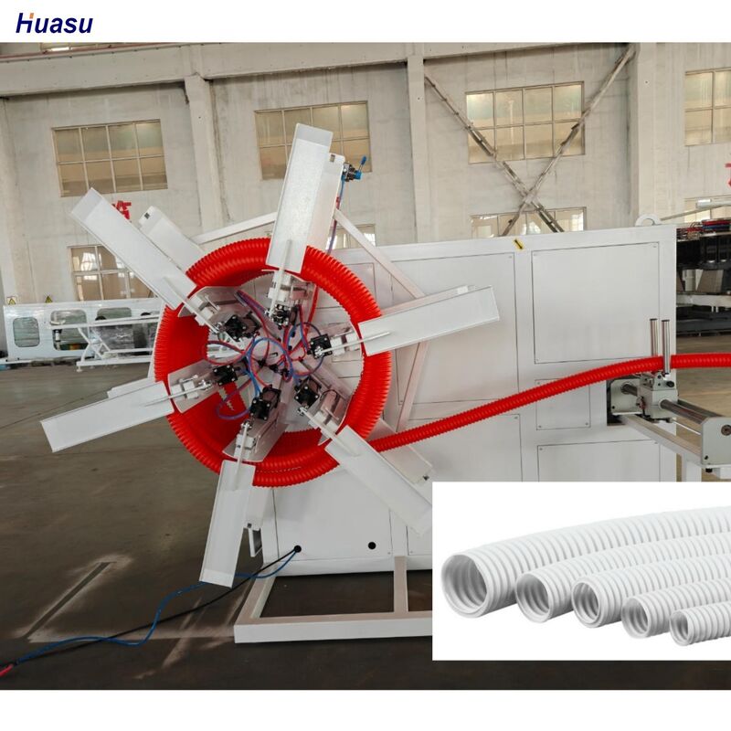 Siemens Schneider Main Electrical Corrugated Pipe Extrusion Line Extruding Machine ontworpen voor het productieproces van buizen